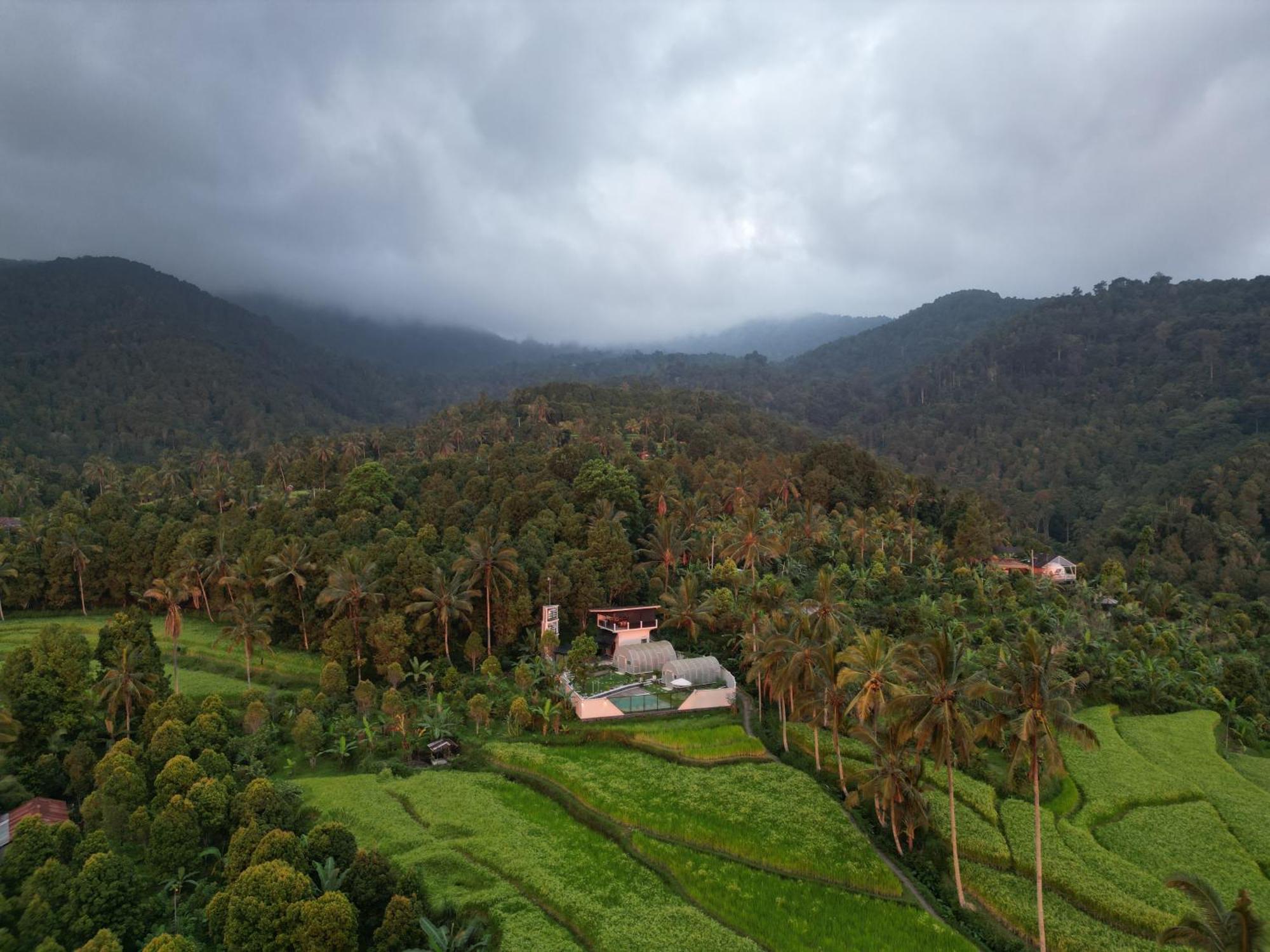 Utopiaku - Munduk Highlands Villa Exterior foto